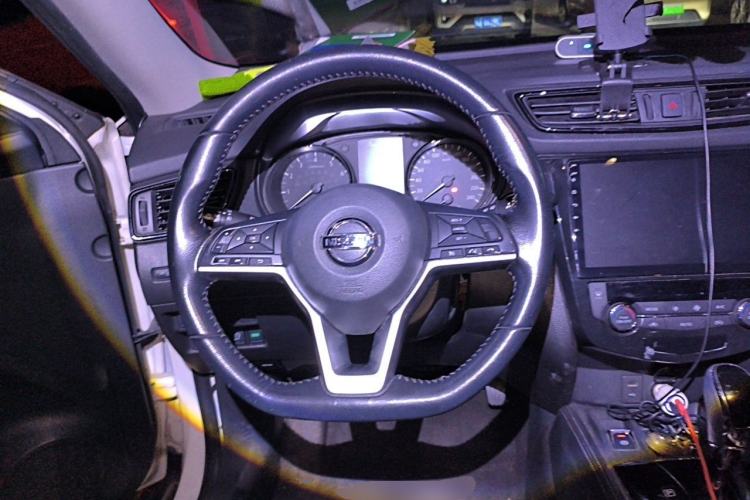Used Nissan X-Trail 2019 2.0L CVT SmartConnect 7-Seater Comfort Edition 2WD Steering Wheel