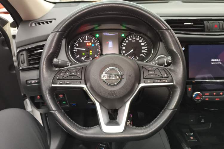 Used Nissan X-Trail 2019 2.5L CVT Smart Connect Luxury Edition 4WD Steering Wheel