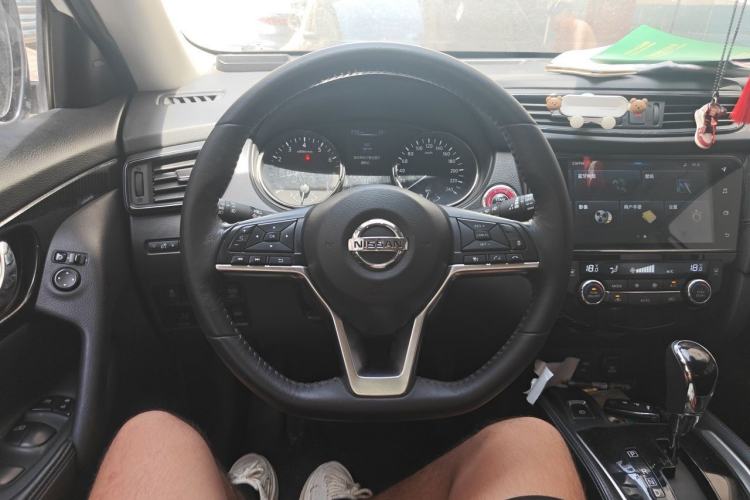Used Nissan X-Trail 2019 2.5L CVT Smart Connect Luxury Edition 4WD Steering Wheel