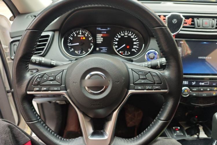 Used Nissan X-Trail 2019 2.0L CVT Smart Connect Comfort Edition 2WD Steering Wheel