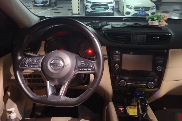 Used Nissan X-Trail 2019 2.0L CVT Comfort Edition 2WD Steering Wheel