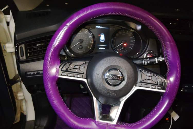 Used Nissan X-Trail 2019 2.0L CVT Smart Connect Comfort Edition 2WD Steering Wheel
