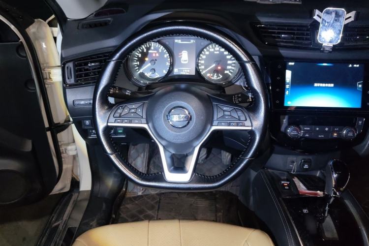 Used Nissan X-Trail 2019 2.0L CVT SmartConnect 7-Seater Comfort Edition 2WD Steering Wheel