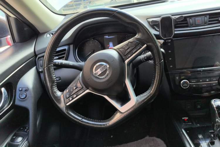 Used Nissan X-Trail 2019 2.0L CVT Smart Connect Comfort Edition 2WD Steering Wheel