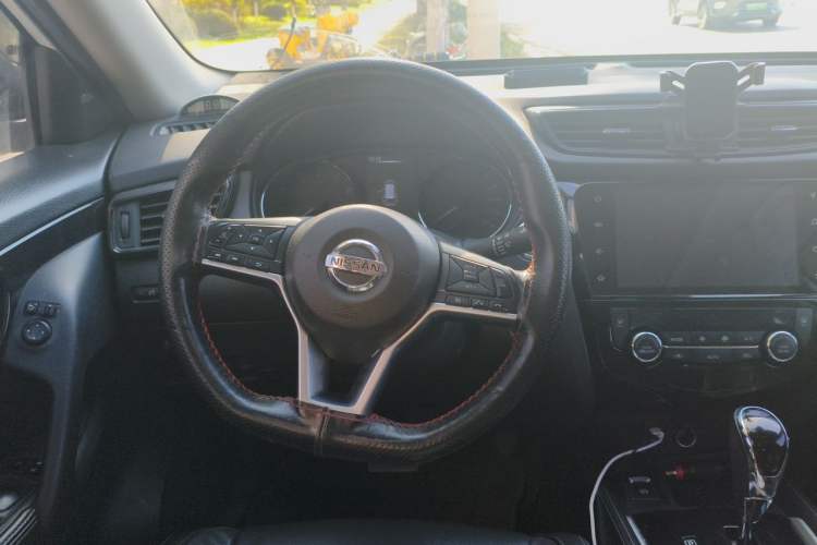 Used Nissan X-Trail 2019 2.0L CVT Smart Connect Comfort Edition 2WD Steering Wheel
