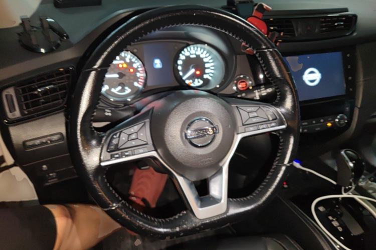 Used Nissan X-Trail 2019 2.0L CVT Smart Connect Comfort Edition 2WD Steering Wheel