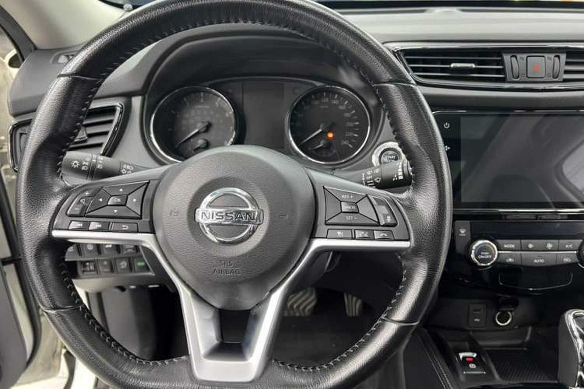 Used Nissan X-Trail 2019 2.5L CVT Smart Connect Luxury Edition 4WD Steering Wheel