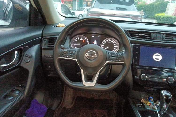 Used Nissan X-Trail 2019 2.0L CVT Smart Connect Comfort Edition 2WD Steering Wheel