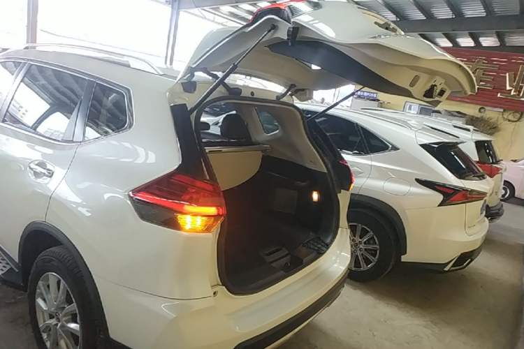 Used Nissan X-Trail 2019 2.0L CVT Smart Connect Comfort Edition 2WD Trunk