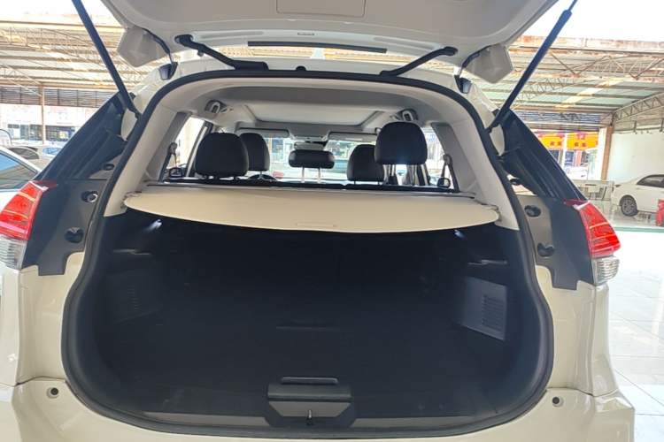 Used Nissan X-Trail 2019 2.0L CVT Smart Connect Comfort Edition 2WD Trunk