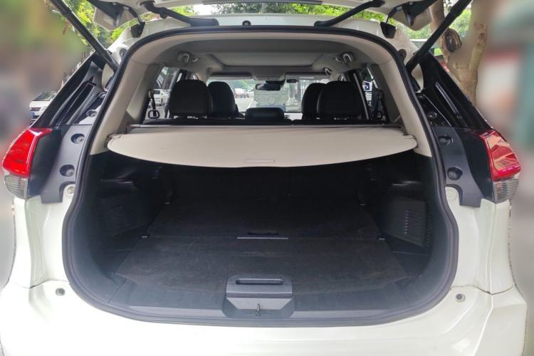 Used Nissan X-Trail 2019 2.5L CVT Smart Connect Luxury Edition 4WD Trunk
