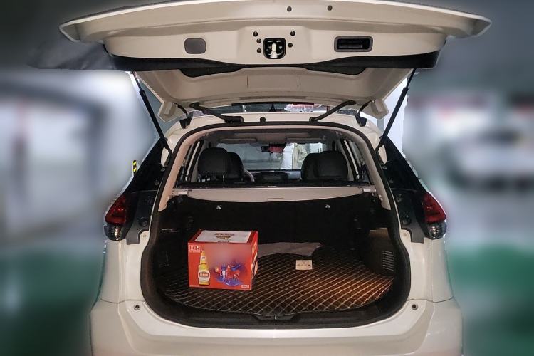 Used Nissan X-Trail 2019 2.0L CVT Comfort Edition 2WD Trunk