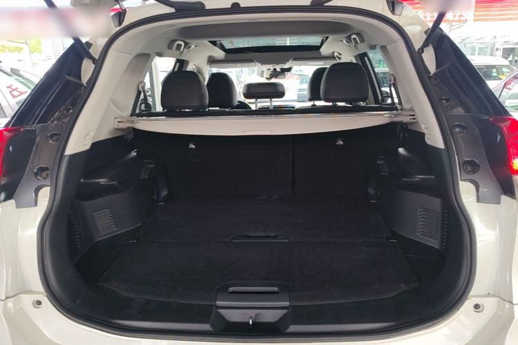 Used Nissan X-Trail 2019 2.0L CVT Smart Connect Comfort Edition 2WD Trunk