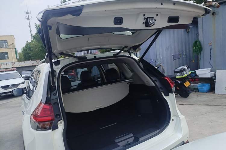 Used Nissan X-Trail 2019 2.5L CVT Smart Connect Luxury Edition 4WD Trunk