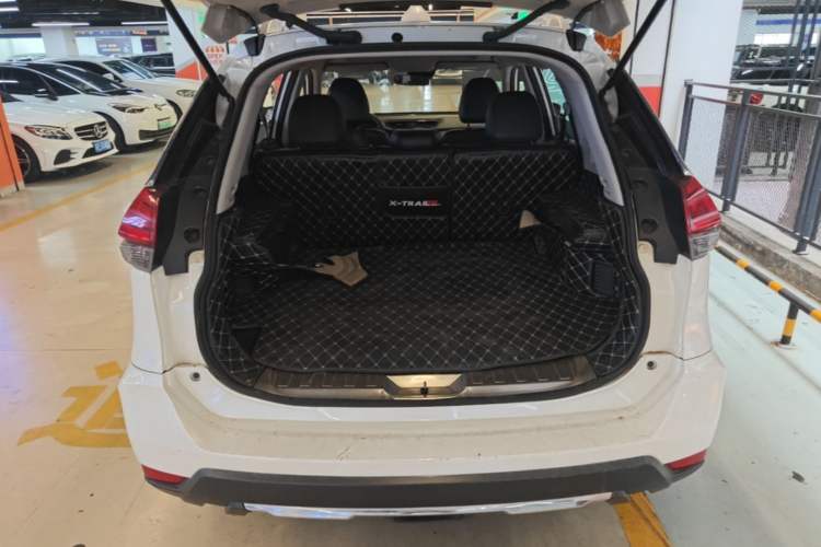 Used Nissan X-Trail 2019 2.0L CVT Smart Connect Comfort Edition 2WD Trunk