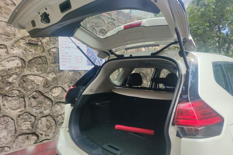 Used Nissan X-Trail 2019 2.0L CVT Smart Connect Comfort Edition 2WD Trunk