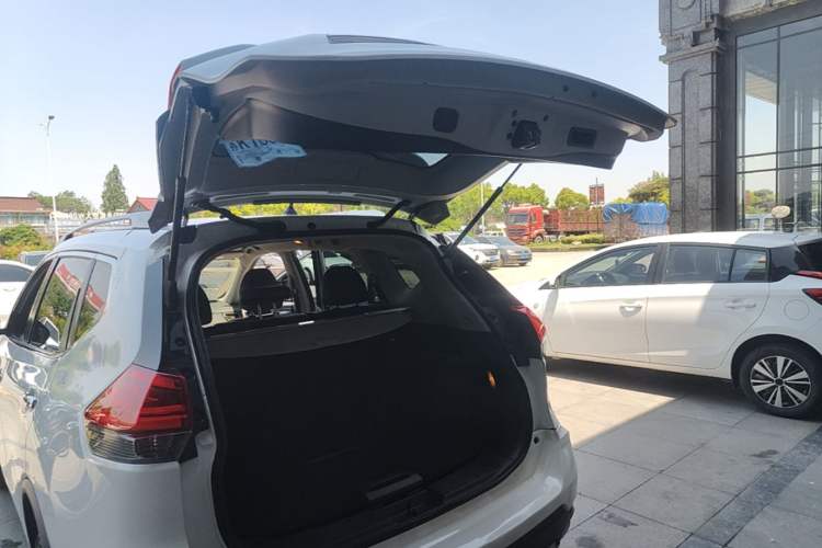 Used Nissan X-Trail 2019 2.0L CVT Comfort Edition 2WD Trunk