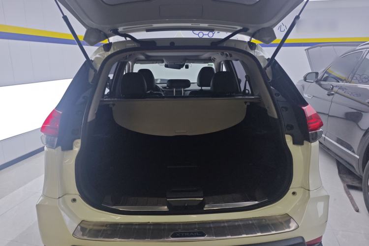 Used Nissan X-Trail 2019 2.0L CVT Smart Connect Comfort Edition 2WD Trunk
