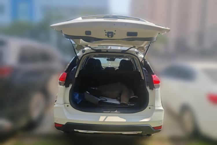 Used Nissan X-Trail 2019 2.0L CVT Comfort Edition 2WD Trunk