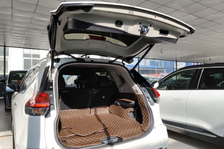 Used Nissan X-Trail 2019 2.5L CVT Smart Connect Luxury Edition 4WD Trunk