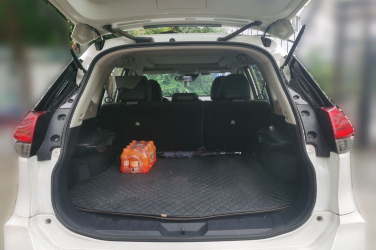 Used Nissan X-Trail 2019 2.0L CVT Comfort Edition 2WD Trunk