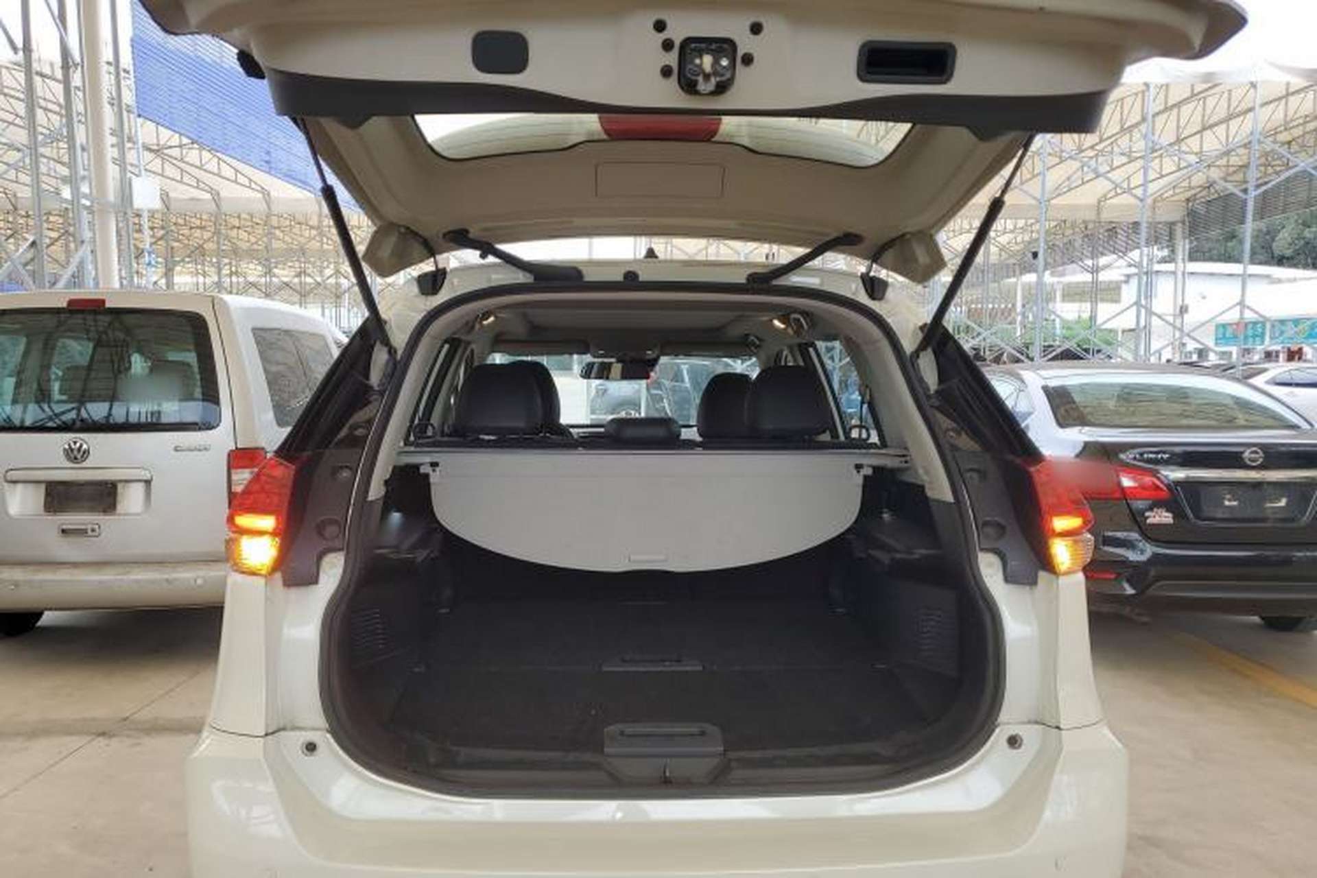 Used Nissan X-Trail 2019 2.0L CVT Smart Connect Comfort Edition 2WD Trunk