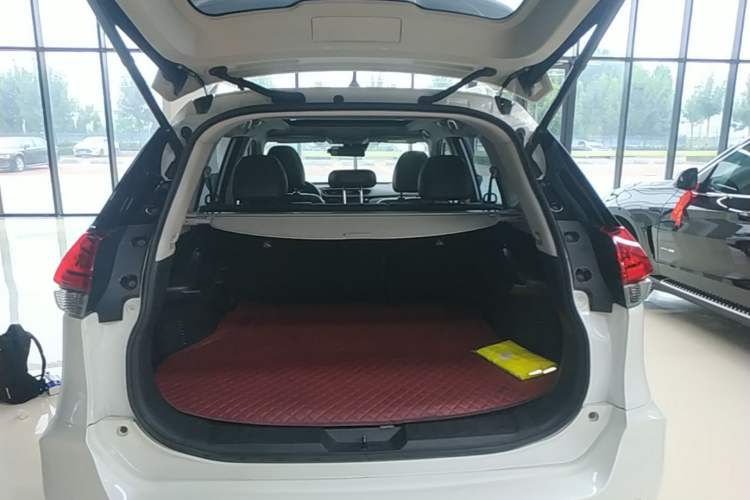 Used Nissan X-Trail 2019 2.5L CVT Smart Connect Luxury Edition 4WD Trunk