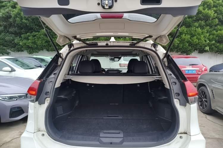 Used Nissan X-Trail 2019 2.0L CVT Smart Connect Comfort Edition 2WD Trunk