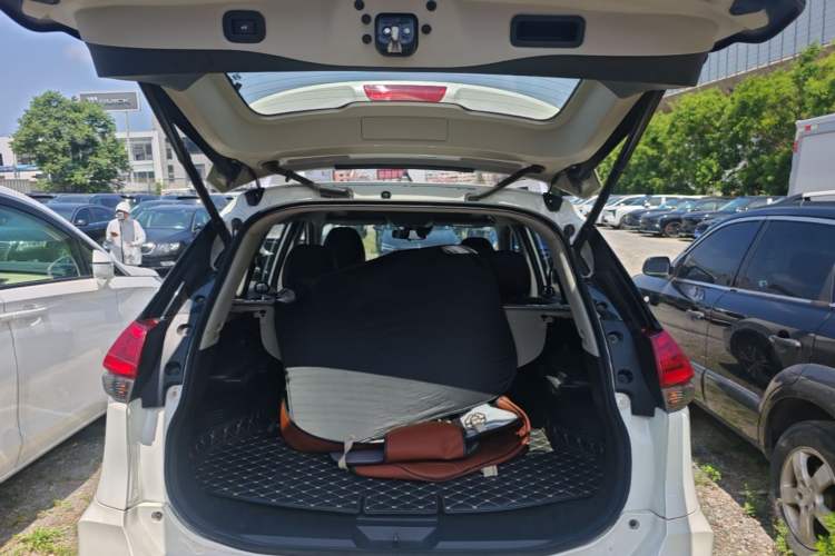 Used Nissan X-Trail 2019 2.5L CVT Smart Connect Luxury Edition 4WD Trunk