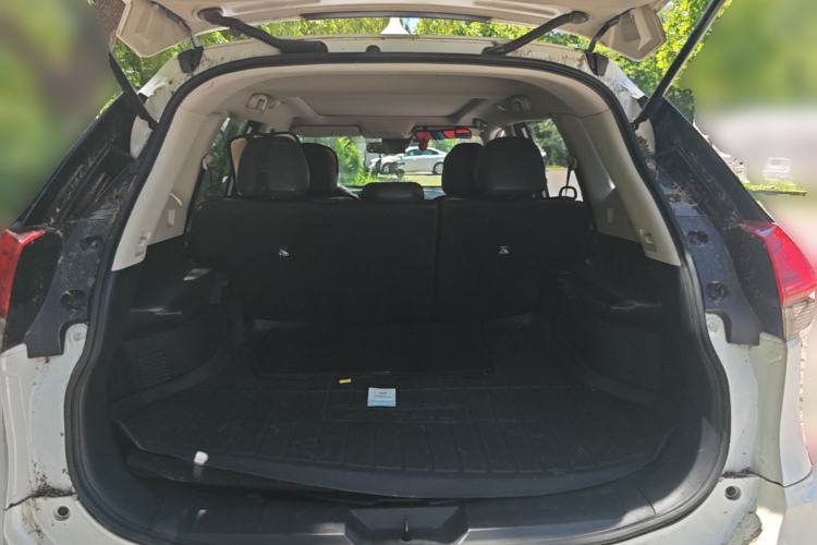 Used Nissan X-Trail 2019 2.0L CVT Comfort Edition 2WD Trunk