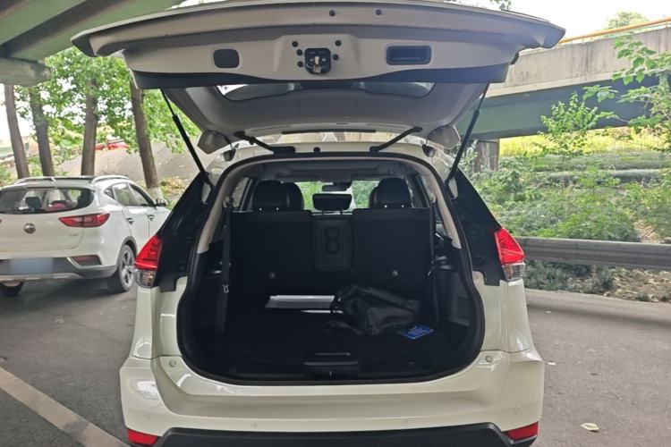 Used Nissan X-Trail 2019 2.0L CVT SmartConnect 7-Seater Comfort Edition 2WD Trunk