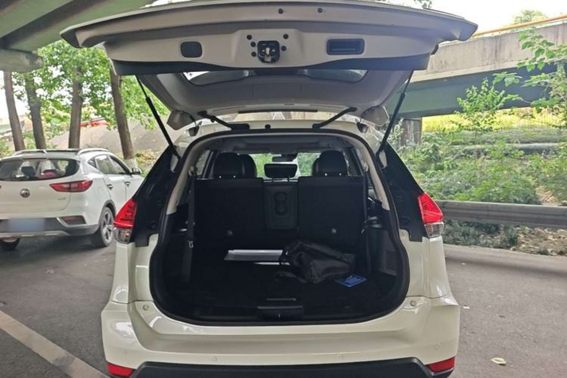 Used Nissan X-Trail 2019 2.0L CVT SmartConnect 7-Seater Comfort Edition 2WD Trunk