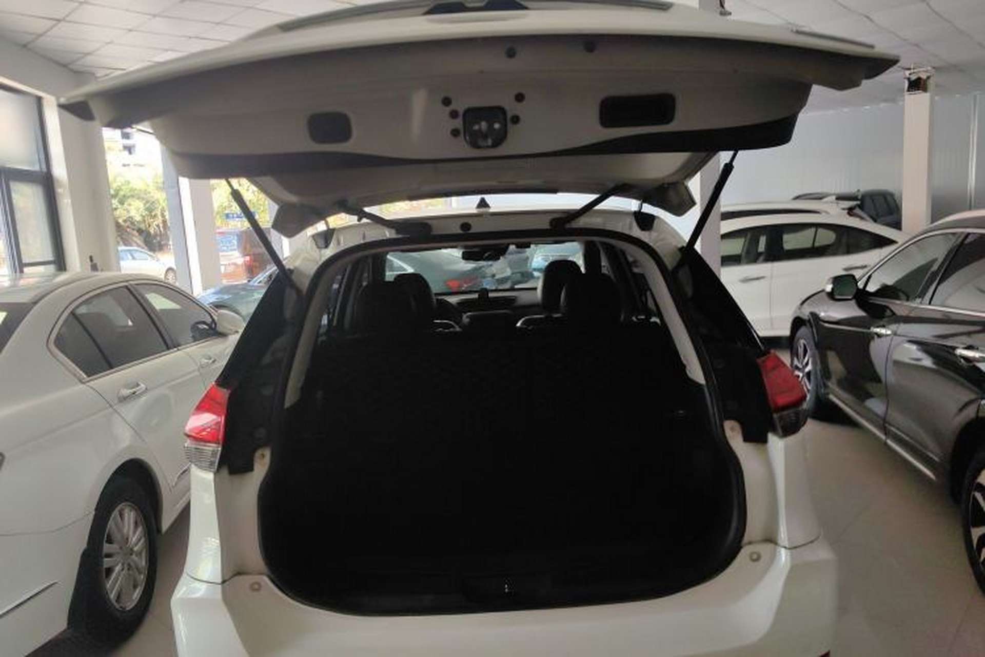 Used Nissan X-Trail 2019 2.0L CVT Smart Connect Comfort Edition 2WD Trunk