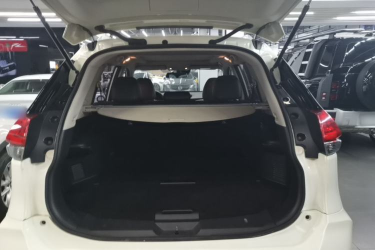 Used Nissan X-Trail 2019 2.0L CVT Smart Connect Comfort Edition 2WD Trunk