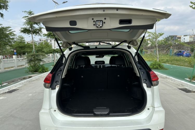 Used Nissan X-Trail 2019 2.0L CVT Smart Connect Comfort Edition 2WD Trunk