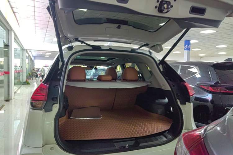 Used Nissan X-Trail 2019 2.0L CVT Smart Connect Comfort Edition 2WD Trunk