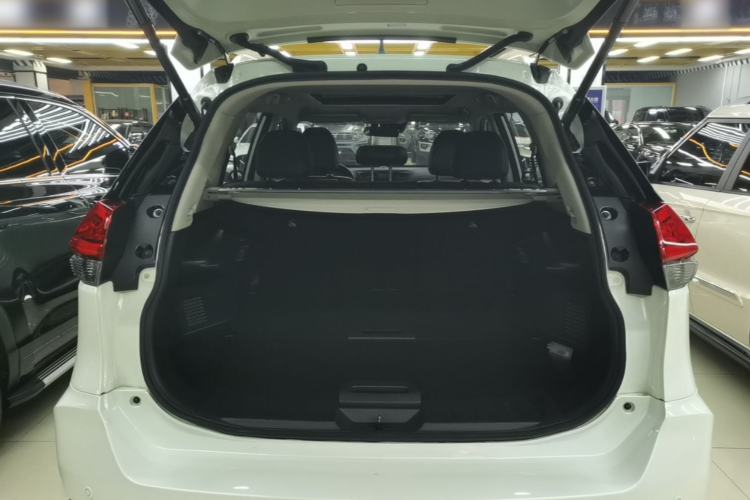 Used Nissan X-Trail 2019 2.5L CVT Smart Connect Luxury Edition 4WD Trunk