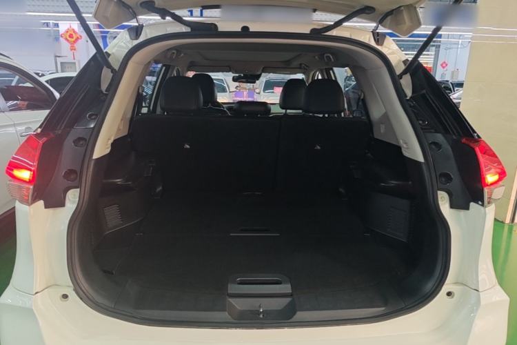 Used Nissan X-Trail 2019 2.0L CVT Comfort Edition 2WD Trunk