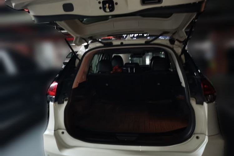 Used Nissan X-Trail 2019 2.0L CVT Comfort Edition 2WD Trunk