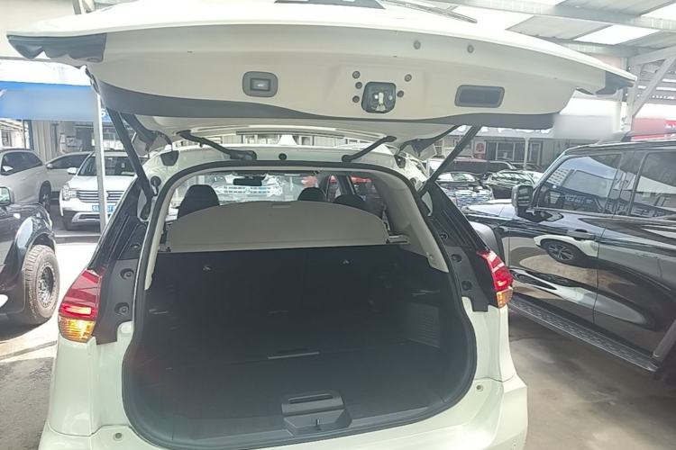 Used Nissan X-Trail 2019 2.5L CVT Smart Connect Luxury Edition 4WD Trunk