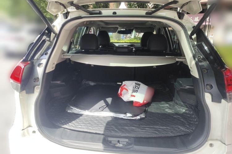 Used Nissan X-Trail 2019 2.0L CVT Comfort Edition 2WD Trunk