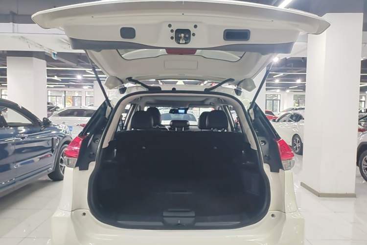 Used Nissan X-Trail 2019 2.0L CVT Smart Connect Comfort Edition 2WD Trunk