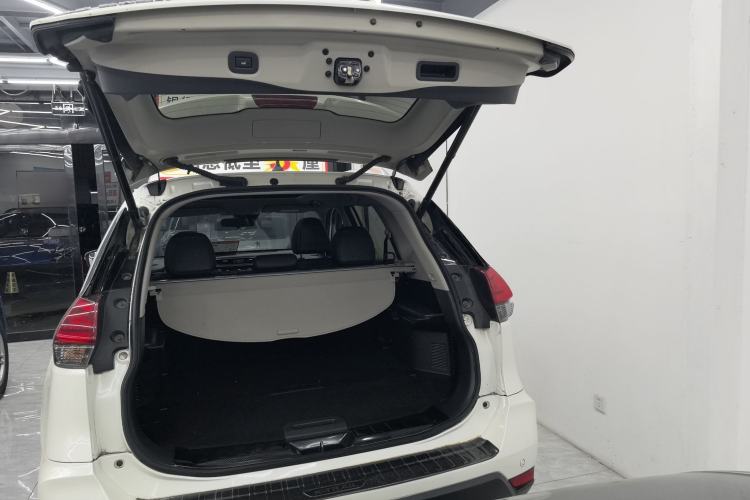 Used Nissan X-Trail 2019 2.5L CVT Smart Connect Luxury Edition 4WD Trunk