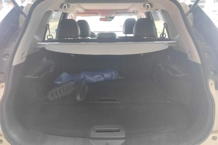 Used Nissan X-Trail 2019 2.0L CVT Smart Connect Comfort Edition 2WD Trunk
