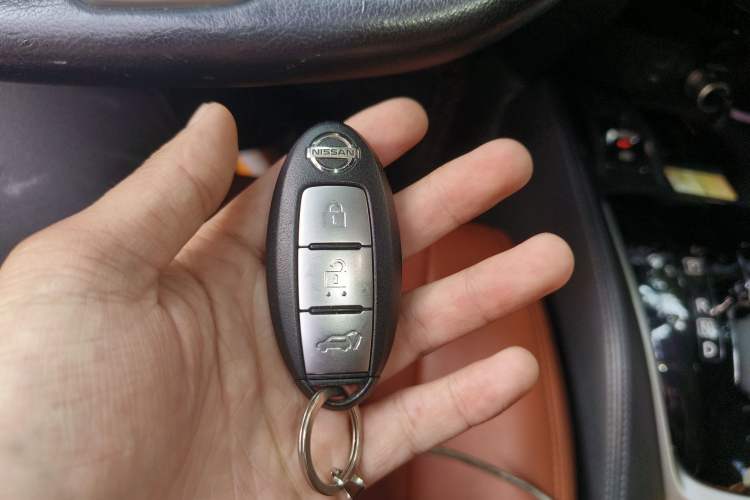Used Nissan X-Trail 2019 2.0L CVT Smart Connect Comfort Edition 2WD Vehicle Key