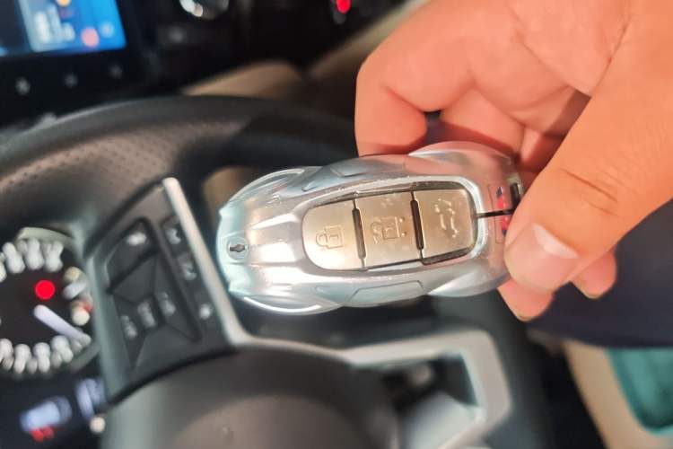 Used Nissan X-Trail 2019 2.5L CVT Smart Connect Luxury Edition 4WD Vehicle Key