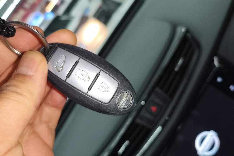 Used Nissan X-Trail 2019 2.5L CVT Smart Connect Luxury Edition 4WD Vehicle Key