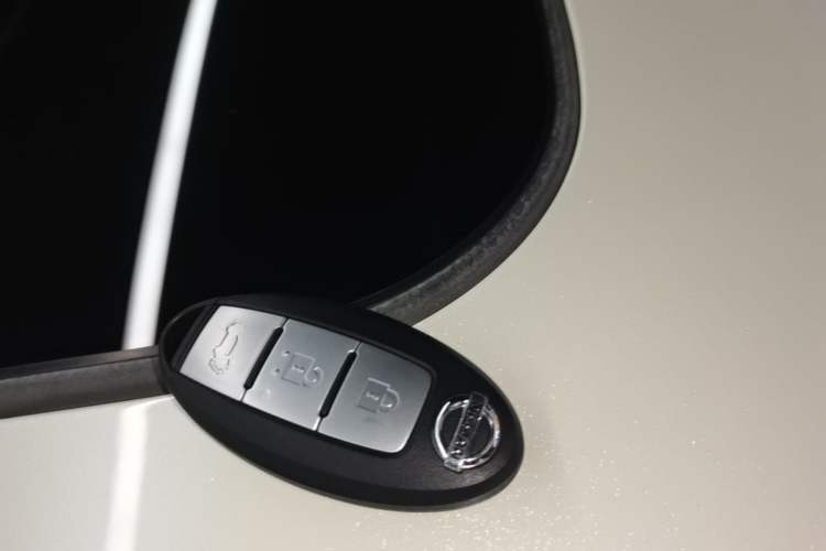 Used Nissan X-Trail 2019 2.5L CVT Smart Connect Luxury Edition 4WD Vehicle Key