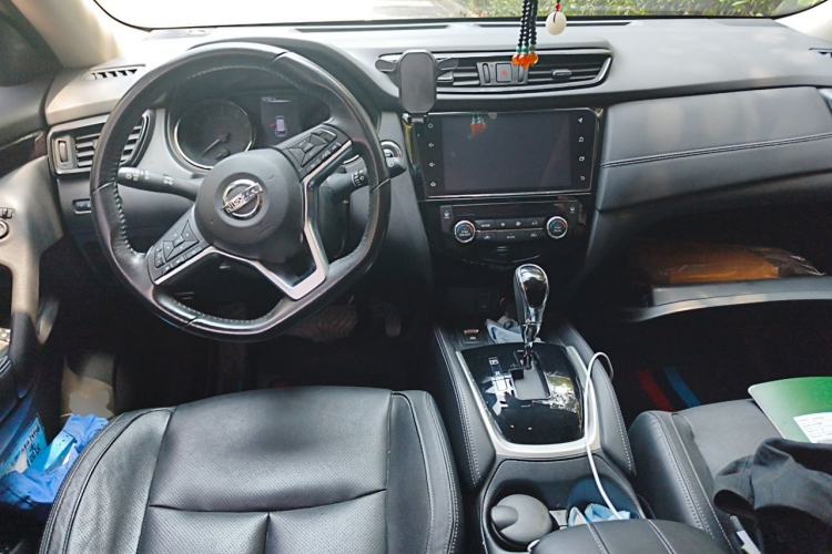 Used Nissan X-Trail 2019 2.0L CVT Smart Connect Comfort Edition 2WD Center Console