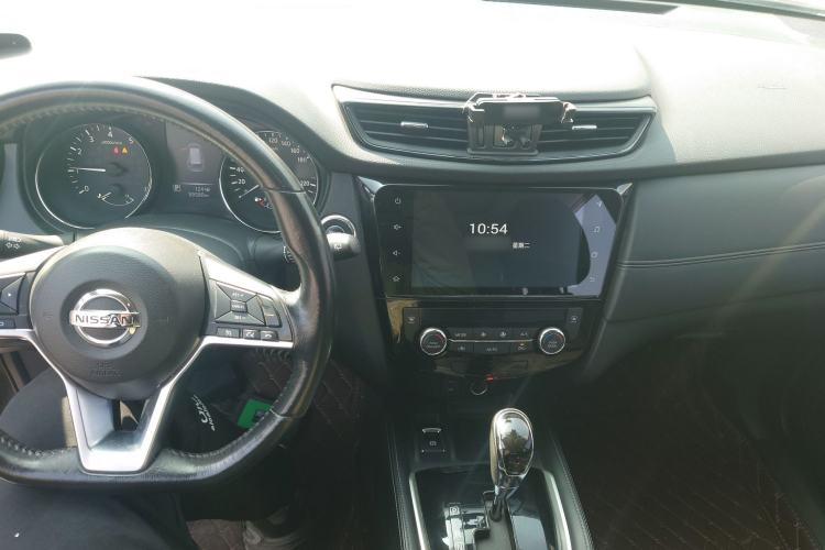 Used Nissan X-Trail 2019 2.0L CVT Smart Connect Comfort Edition 2WD Center Console
